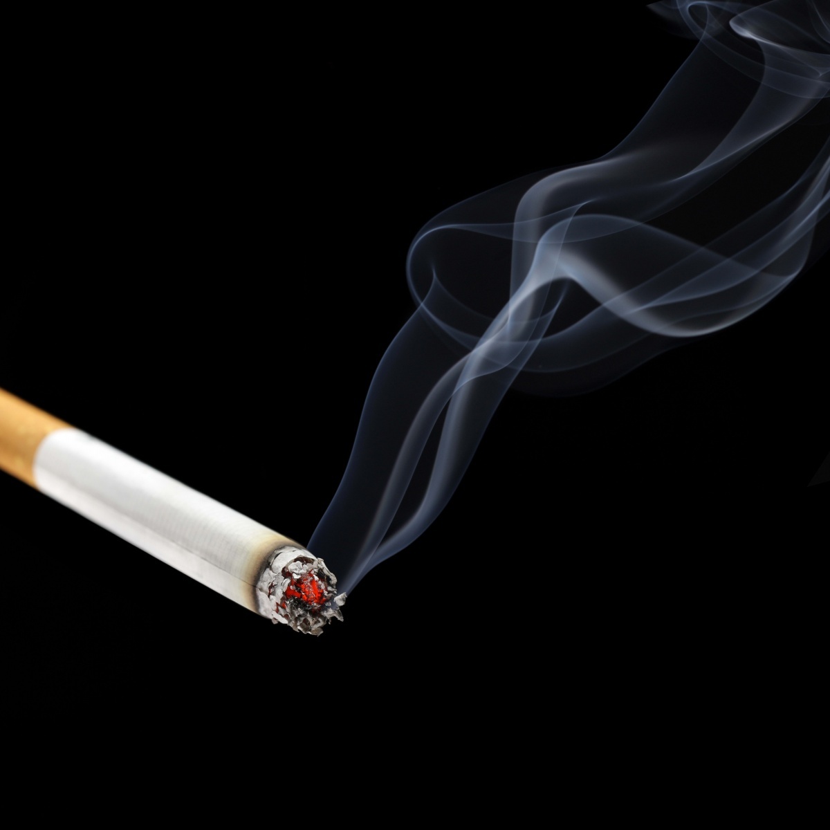 Тлеющая сигарета — Smoldering cigarette
