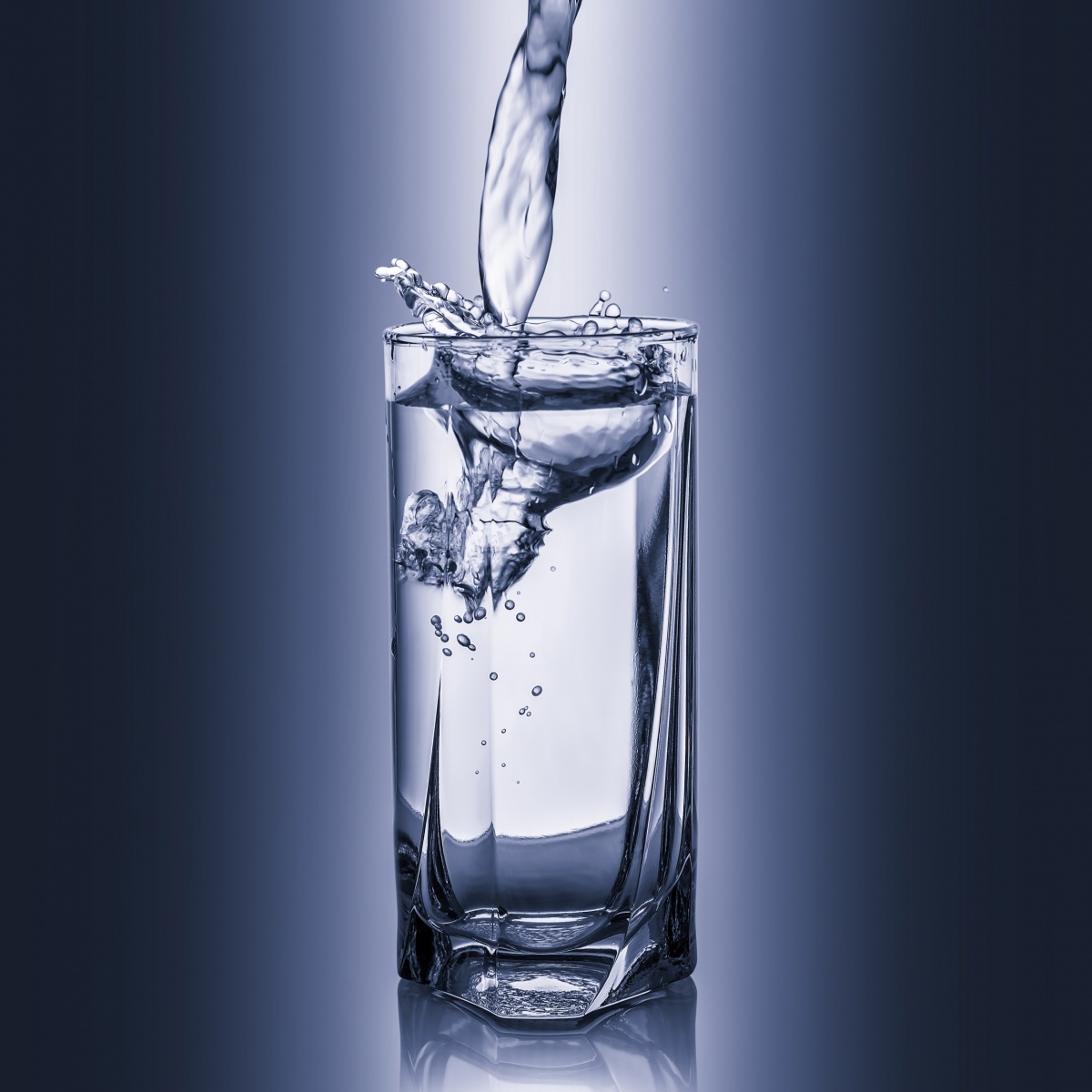 Стакан воды — Glass of Water