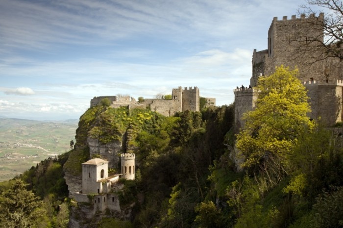 Замок в Италии - Castle in Italy