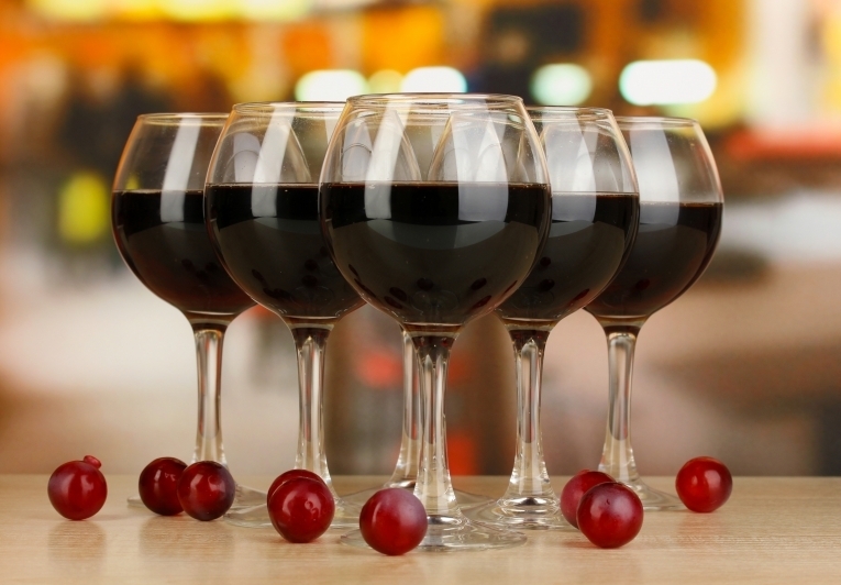 Бокалы вина — Glasses of wine