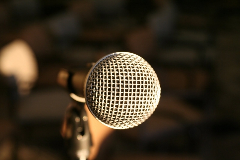 Микрофон — Microphone