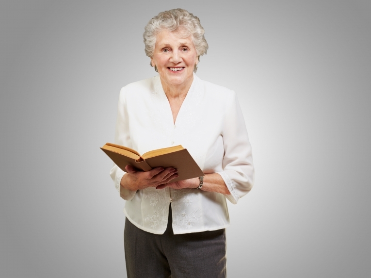 Пожилая женщина — Elderly woman