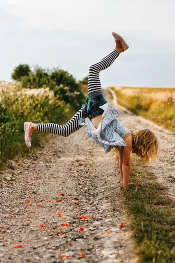 IMG 2570 681x1024 Девочка в полосатых колготах   Girl in striped tights