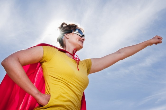 istock 000011678217large1 700x465 Женщина в плаще   Woman in a raincoat