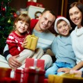Семья возле елки - Family near the Christmas tree