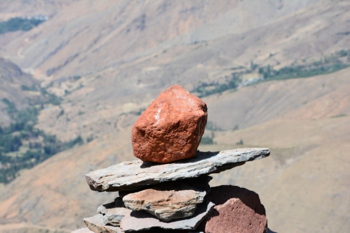 Пирамида из камней, горы, гармония - Pyramid of stones, mountains, harmony